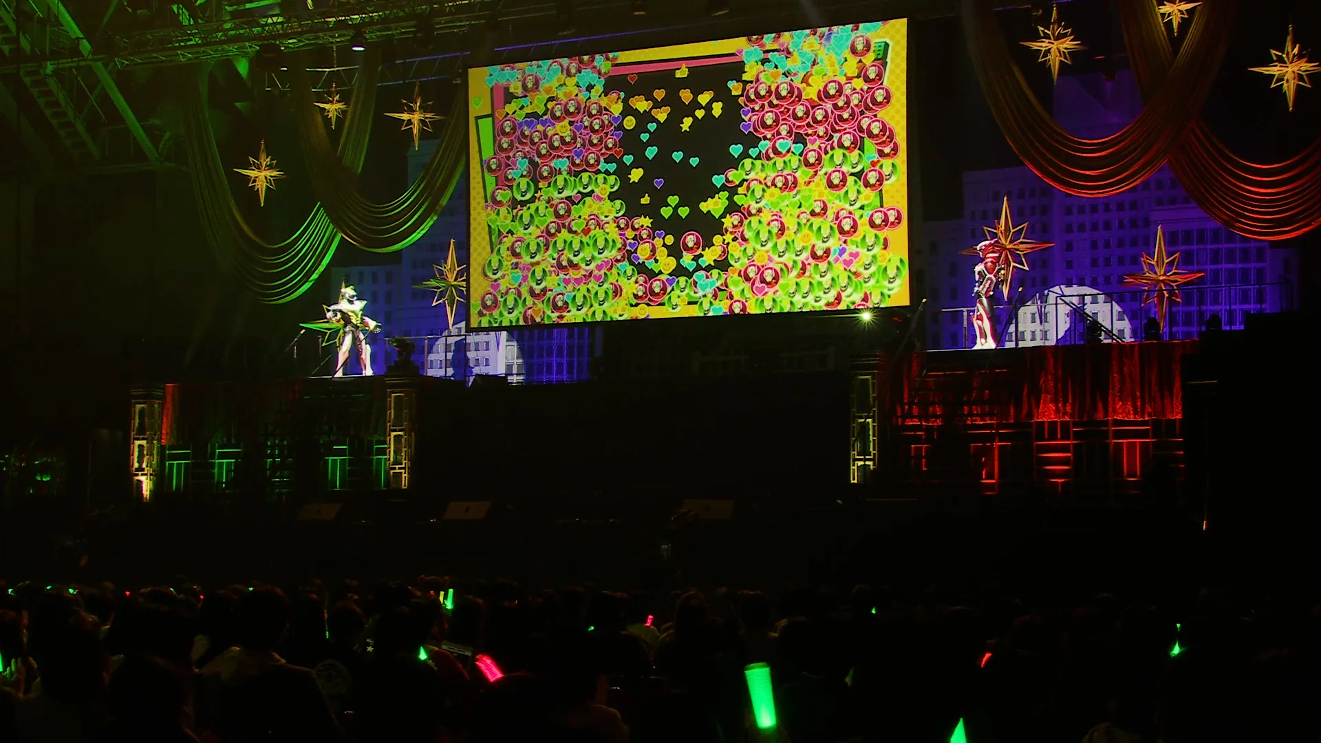 ステージ上の巨大なスクリーンに、下から泡のようにたくさんの送られてきたVisibbyスタンプが映し出されている。